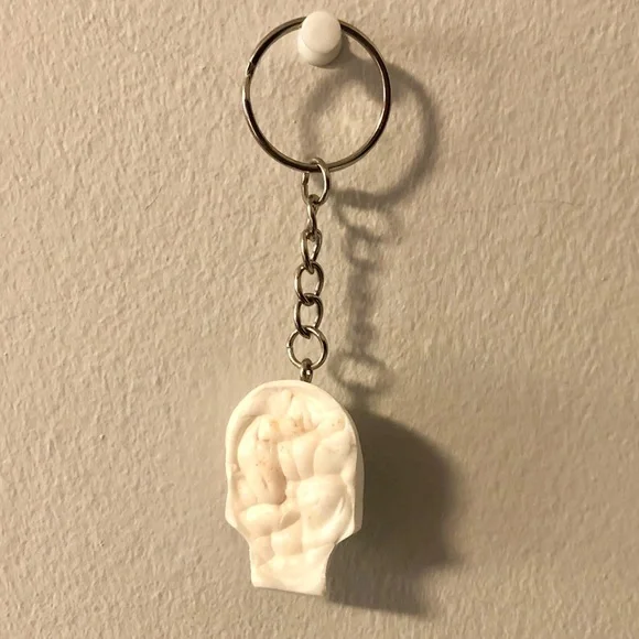 Handmade Recycled Plastic Skull Keychain - Picture 2 of 3